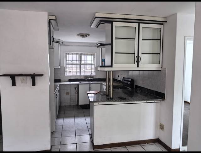 2 BEDROOM APARTMENT TO LET IN SEA VIEW